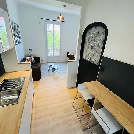 Отель 100m From Sea, Lovely House With Quiet Patio