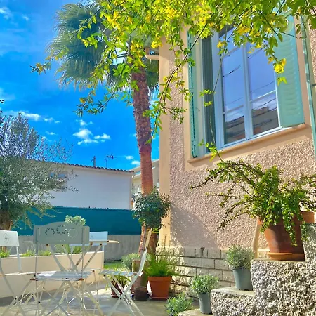 100m From Sea, Lovely House With Quiet Patio Отель